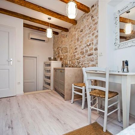 Apartment And Studio Ca' 3 Vie Rovinj Exterior photo